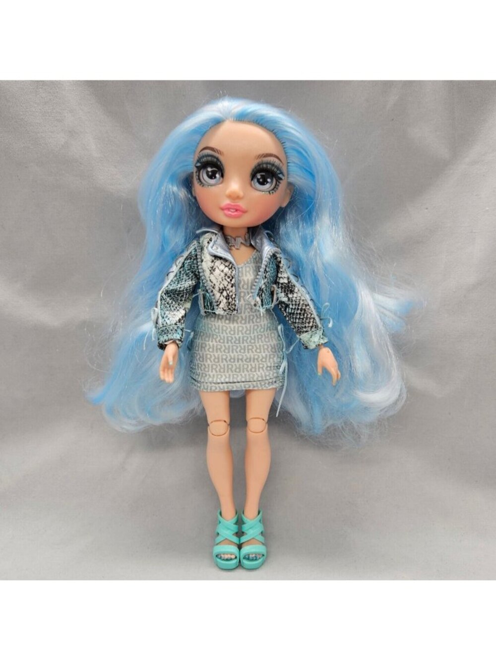 Rainbow High Gabriella Icely Fashion Doll Icy Blue Hair Dress Jacket Shoes